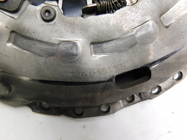 VOLANT BIMASSE OPEL ASTRA/ MERIVA 1,7CDTI 09- LUK 415 0472 10
