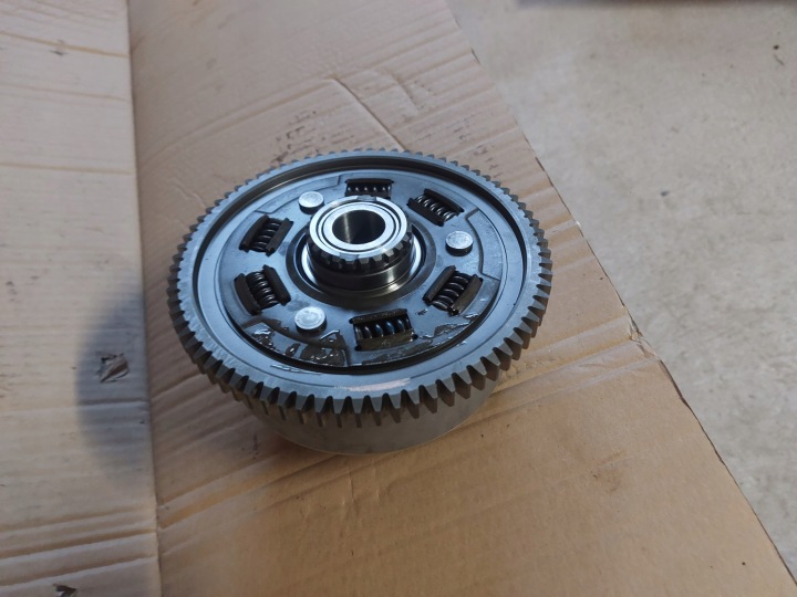 SUZUKI GSXR 750 R717 COMPLET EMBRAYAGE CORBEILLE DISQUES