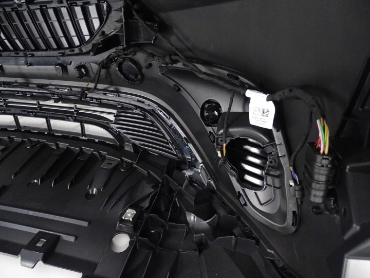 PARE-CHOCS AVANT AVANT MERCEDES GLA 247 W247 VERSION 6XPDC RADAR