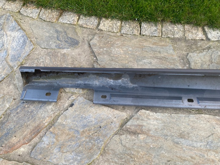 MERCEDES 246 B CLASSE MOULURE SEUIL DROITE 2466901440 ORIGINAL