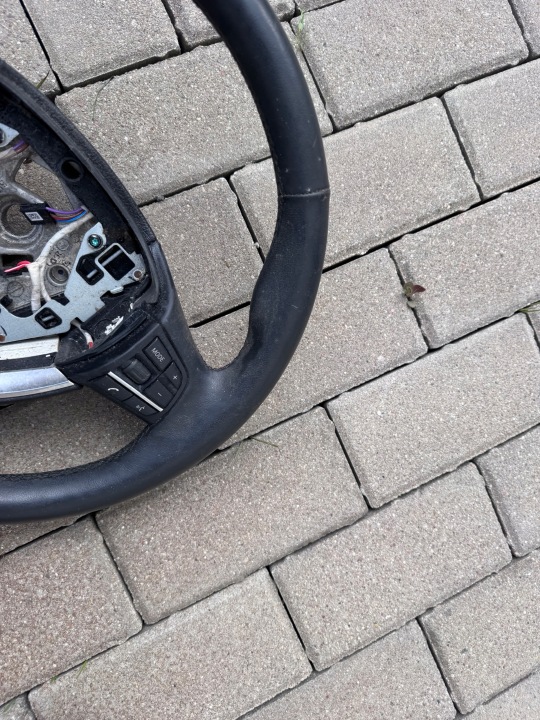 BMW F10 F11 VOLANT MULTIFONCTION LOPAKTKI CUIR
