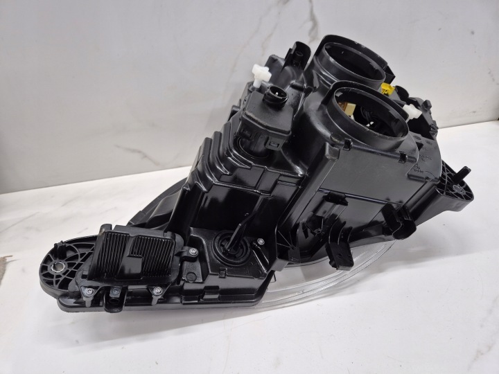 PROJECTEUR PHARE DROITE AVANT DROIT DAF XF106 EURO6 EUROPE LED