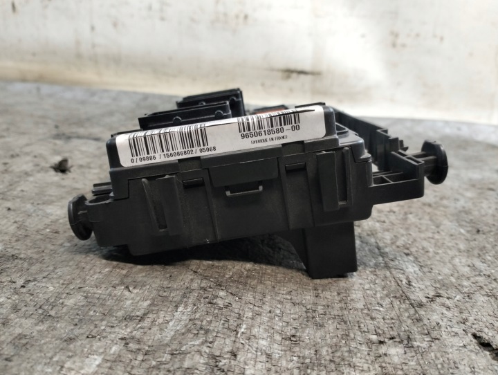 MODULE BOÎTE BSM CITROEN BERLINGO I RESTYLAGE 96-11R T118470002J