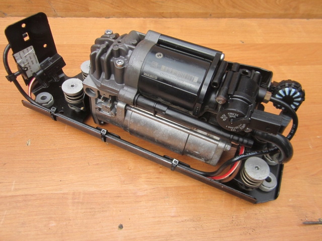 BMW 5 7 F11 COMPRESSOR SUSPENSION PUMP COMPRESSOR 3720 6794465 -100ZL. photo 1 - milautoparts-fr.ukrlive.com