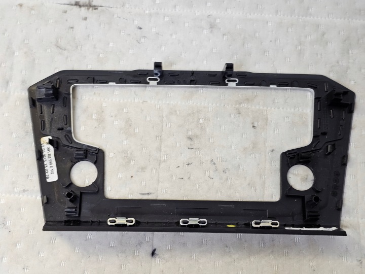 MOULURE CHÂSSIS DÉCOR RADIO NAVIGATION NAVI VW PASSAT B8 PIANO 3G1858069E