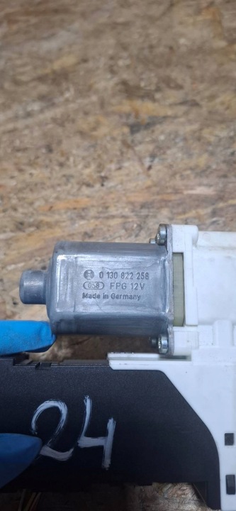 PETIT MOTEUR VITRES DROIT AVANT CITROEN C6 9663077880
