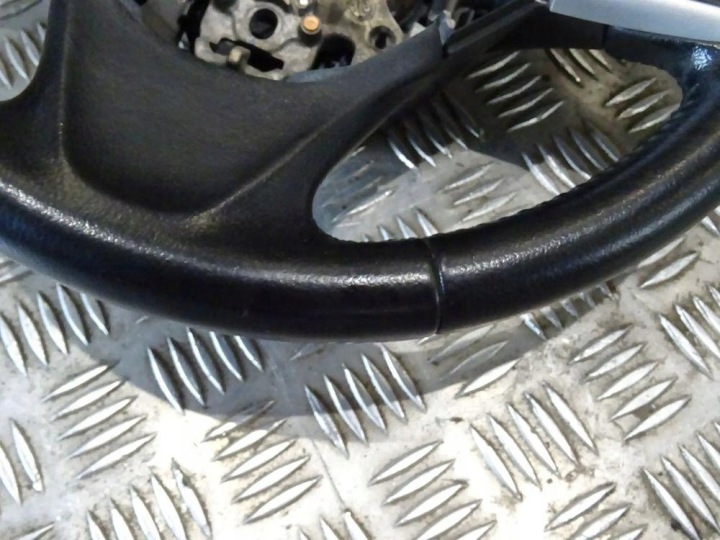 MITSUBISHI OUTLANDER III VOLANT MULTIFONCTIONNELLE CUIR 4400A631XA