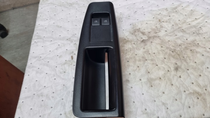 PANNEAU VITRE CONDUCTEUR VW POLO IV 9N 6Q1867171E