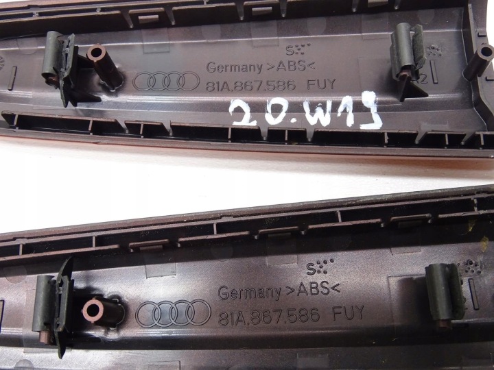 BAGUETTES DÉCORS PORTES DÉCORATIF ENSEMBLE 81A867586 81A867585 AUDI Q2 81A