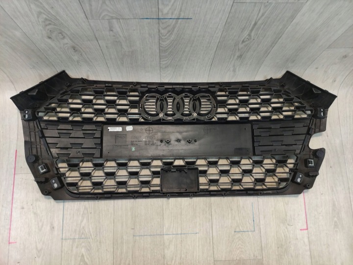 AUDI A1 II 2 S-LINE GRILLE CALANDRE RADIATEUR 82A853653A