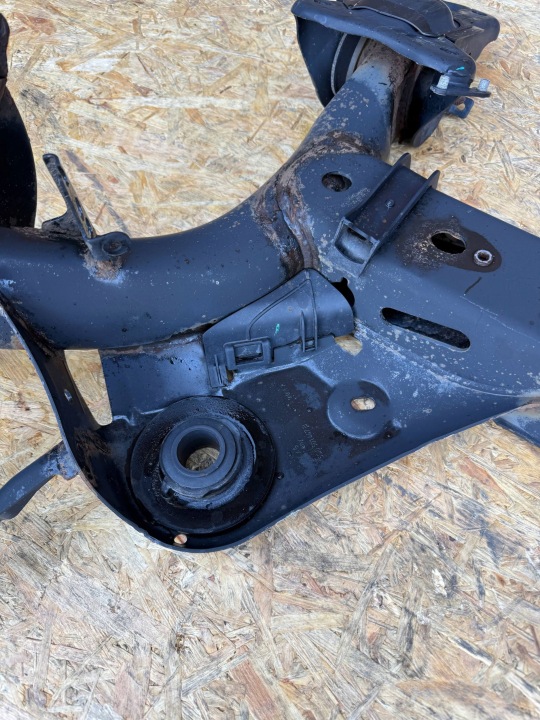 POUTRE ARRIÈRE SKODA OCTAVIA III (5E) GOLF VII AUDI A3 SEAT LEON 5Q0501049BF