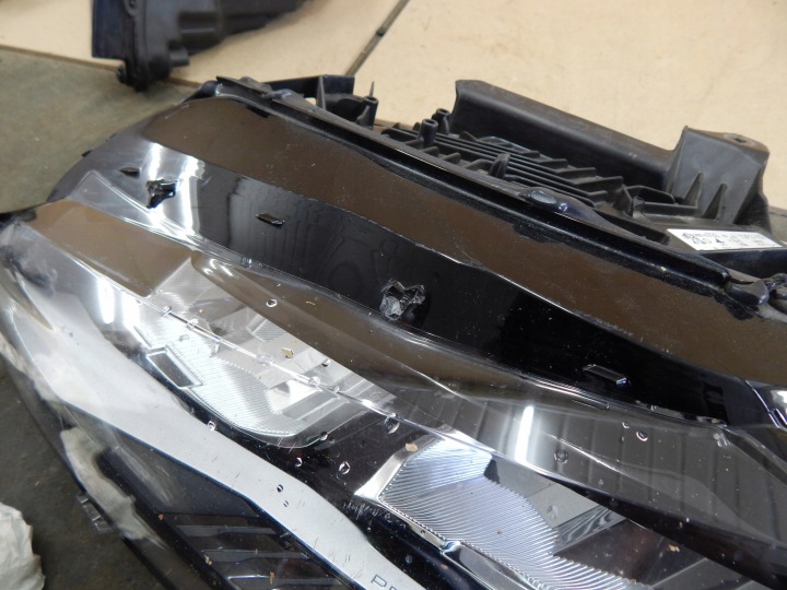 PEUGEOT 308 III T10 PHARE GAUCHE AVANT GAUCHE AVANT COMPLET LED 9851673380