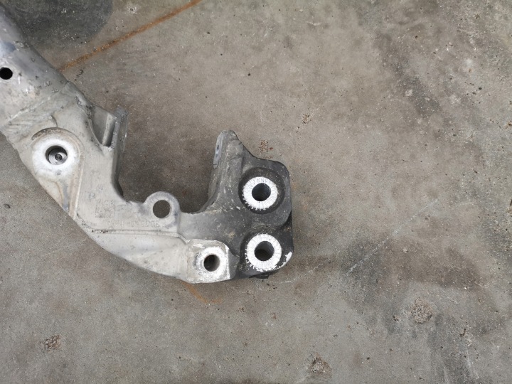 CHÂSSIS CHÂSSIS BERCEAU AVANT AUDI A5 8T COUPÉ 3.0 TDI 8T0399315H