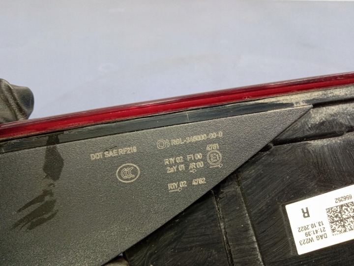 MERCEDES AVEC CLASSE W223 PHARE ARRIÈRE DROITE INTÉRIEURE A2239063000