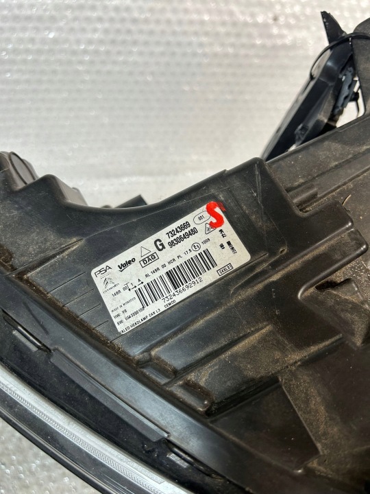 PHARE PROJECTEUR AVANT CÔTÉ GAUCHE CITROEN C4 III 9830649480