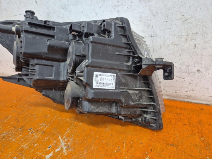 VOLKSWAGEN CRAFTER II 16- PHARE GAUCHE AVANT PROJECTEUR GAUCHE 7C1941005B