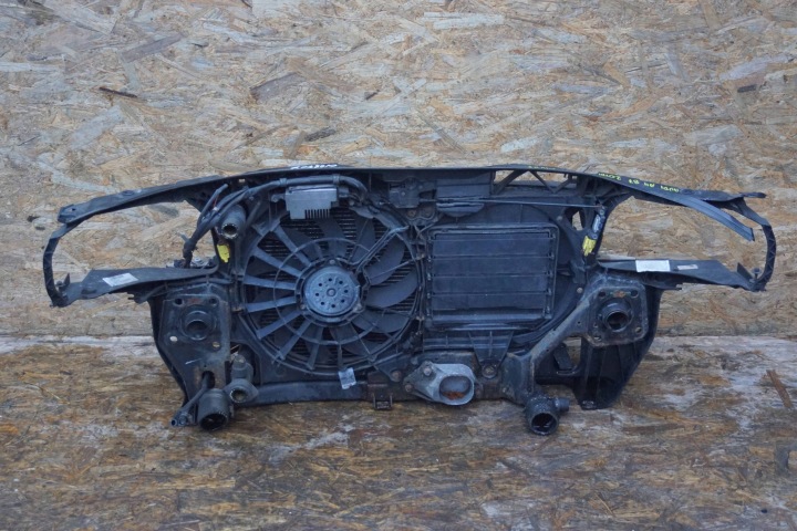 AUDI A4 B7 PANNEAU AVANT 2.0 TDI (D1057)