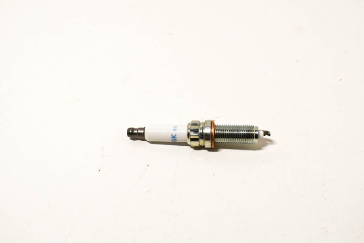 BMW 1 F21 2.0 ESSENCE 160 KW 125I BOUGIE ALLUMAGE 12120039664 2014