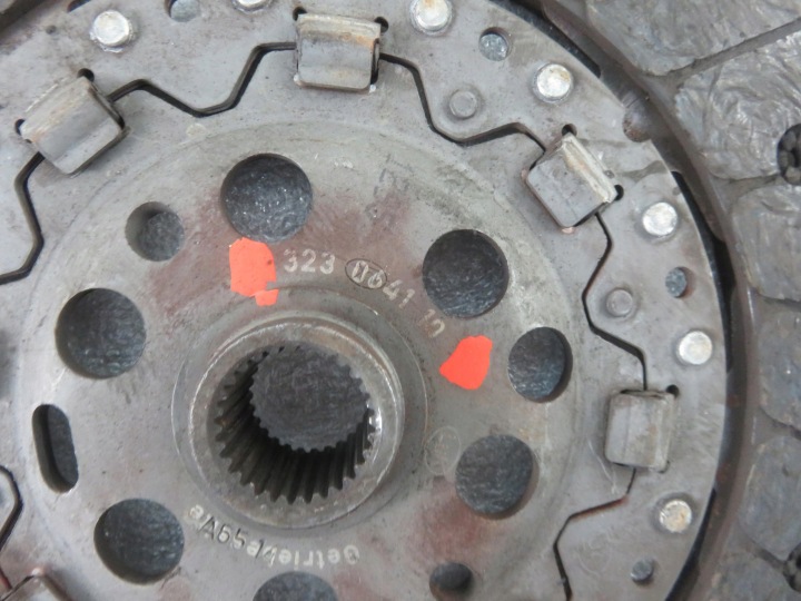 EMBRAYAGE AUDI A3 (8P1) 1.9 TDI PD 105 BKC 123042610 323064110