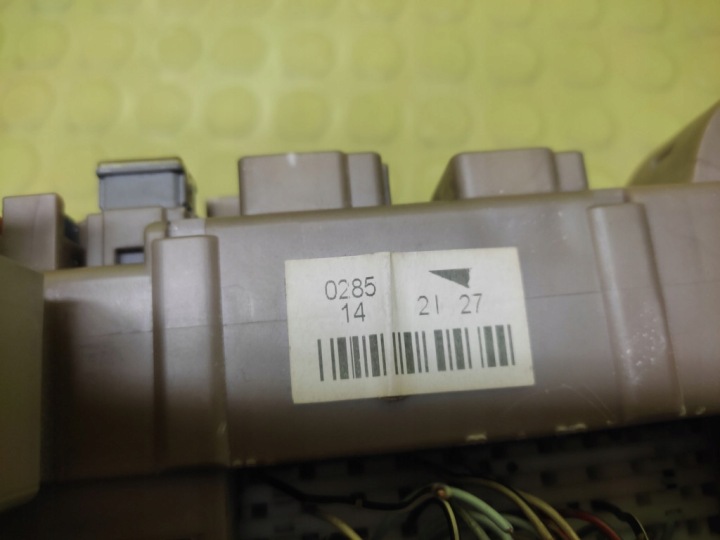 TOYOTA COROLLA VERSO 2.0 D4D MODULE BOÎTE FUSIBLE 8264113040