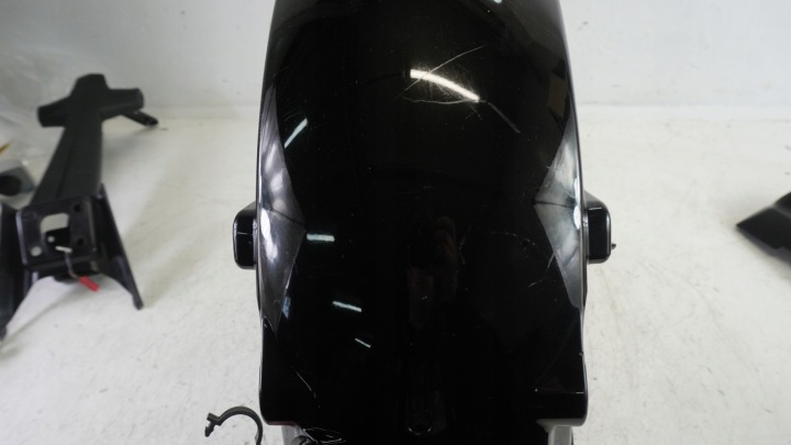 I739 YAMAHA XSR 900 AILE PASSAGE DE ROUE AVANT B90-21511