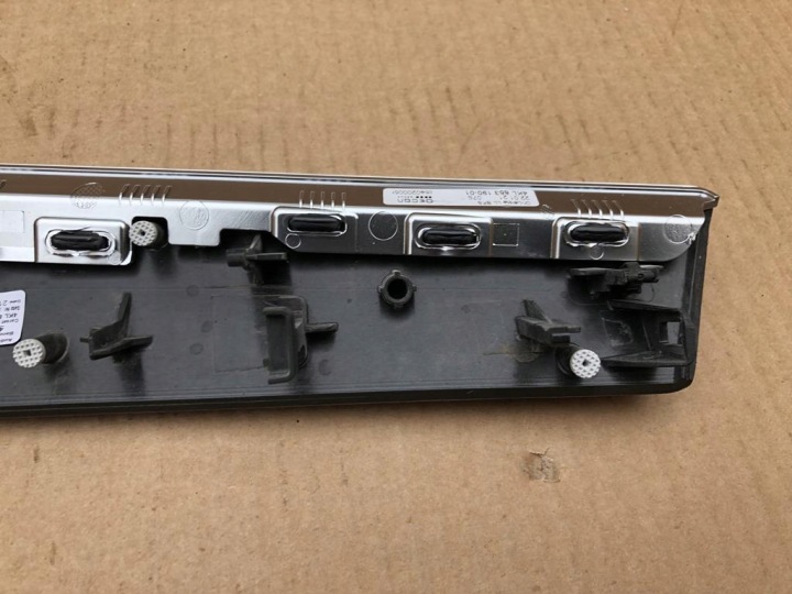 MOULURE DÉCOR TABLEAU DE BORD AUDI E-TRON 50 4KL853190R KORZEN ORZECHA WLOSKIEGO 2XB