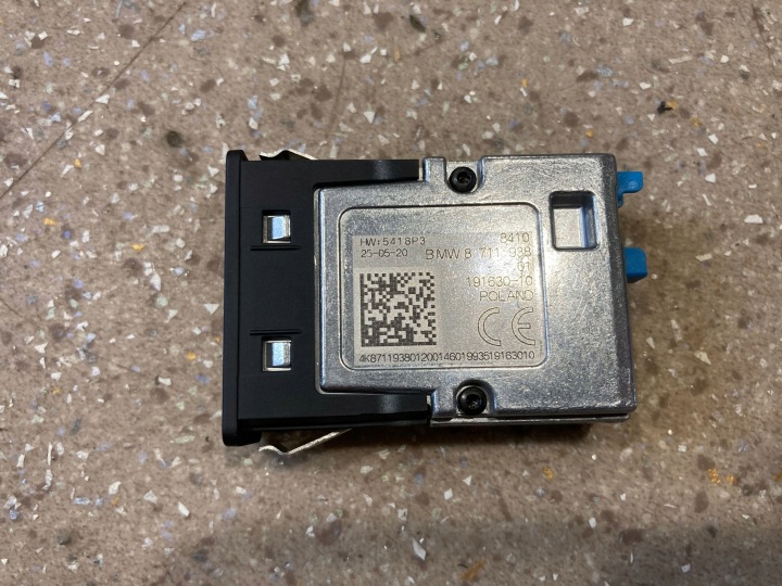 PRISE USB BMW 5 G30 G31 G38 8711938