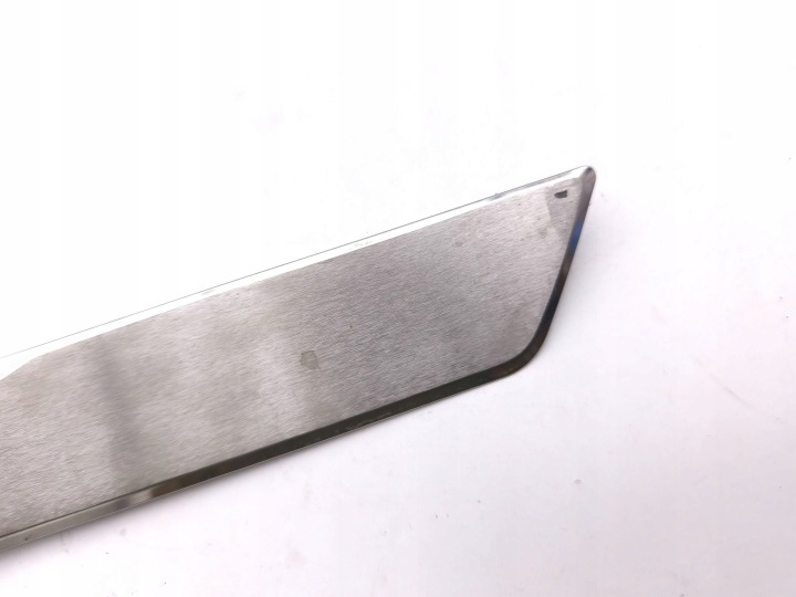 SKODA SUPERB IV MOULURE SEUIL SEUIL AVANT DROITE 3P0853814