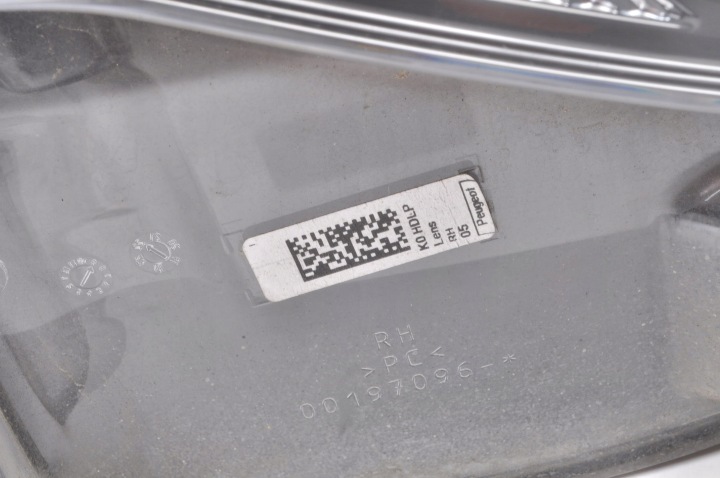 PEUGEOT EXPERT III PHARE DROITE AVANT DROIT AVANT ANGLAIS 9808572780