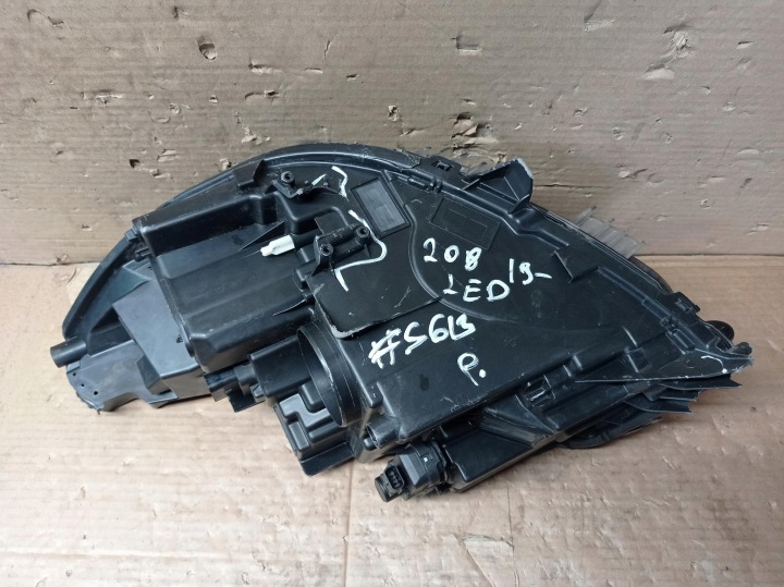 PHARE PROJECTEUR DROIT PEUGEOT 208 2019-