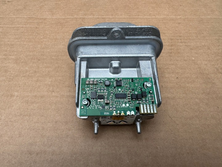 OPEL ASTRA K MODULE CONVERTISSEUR PHARES LED JEZ 7960311399