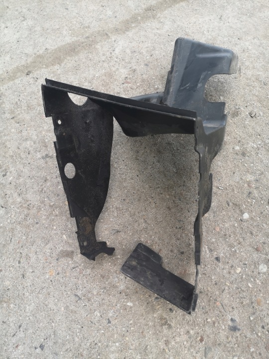 AUDI A8 D3 VOLANT ADMISSION AIR DROIT DROITE
