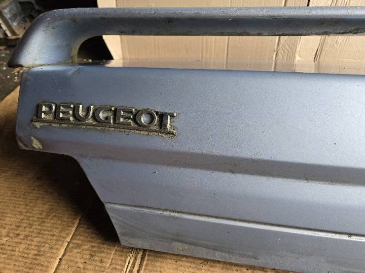 COUVERCLES DE COFFRE ARRIÈRE BERLINE PEUGEOT 605