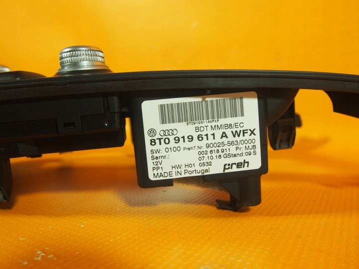AUDI Q5 8R PANNEAU COMMANDE NAVIGATION 8T0919611A