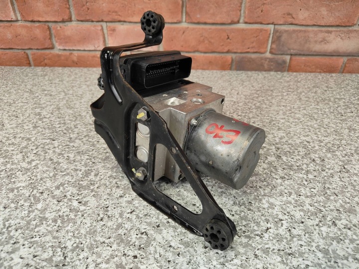 POMPE CONTRÔLEUR ABS BMW X5 E70 3.0D 6785270 6785266