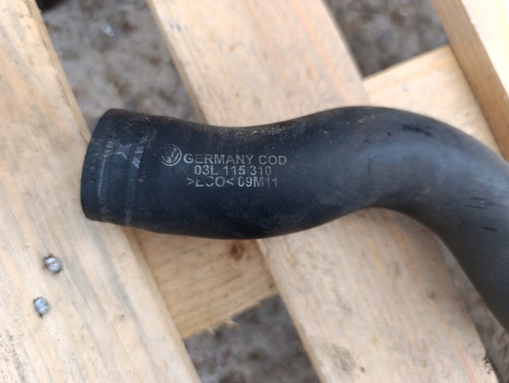 VOLKSWAGEN OE 03L115310 FIL GOULOTTE DE REMPLISSAGE HUILES