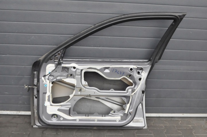 MASERATI QUATTROPORTE V PORTES DROIT AVANT M139A