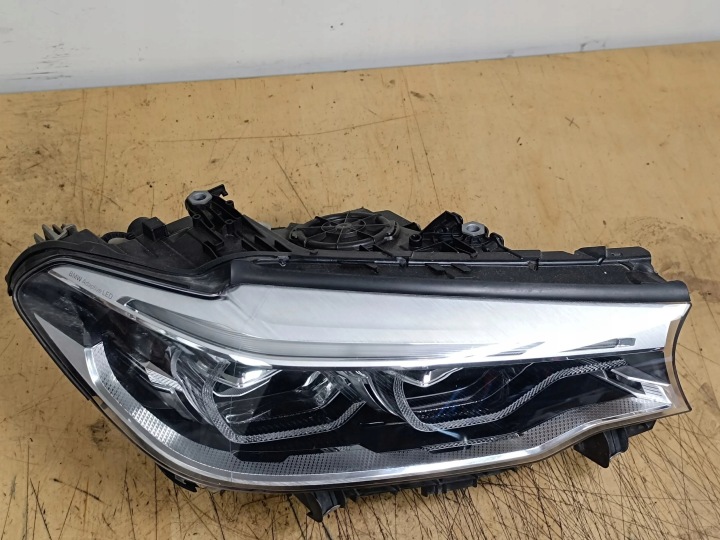 BMW 5 G30 G31 2018 DROITE CÔTÉ PHARE AVANT