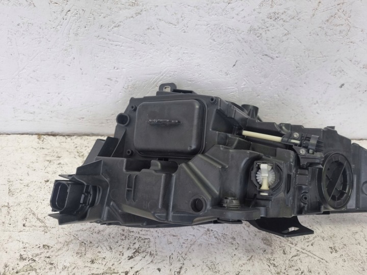AUDI A3 8Y LIFT AVANT CÔTÉ DROITE PHARE AVANT