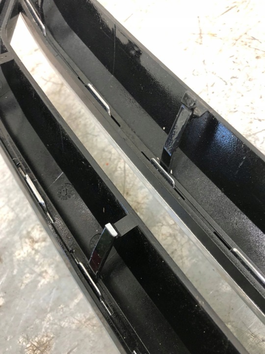 GRILLE CALANDRE VW GOLF VI PLUS 5M0853655E