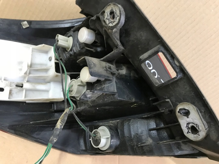 PHARE DROITE ARRIÈRE SUBARU OUTBACK 09-14 ORIGINAL
