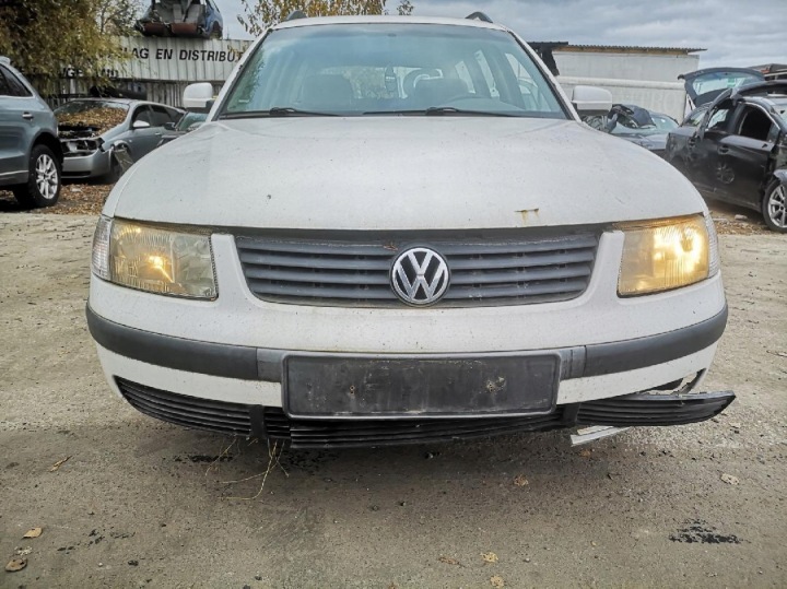 VOLKSWAGEN PASSAT INJECTEUR CARBURANTS 1998 1.9L 028130201J