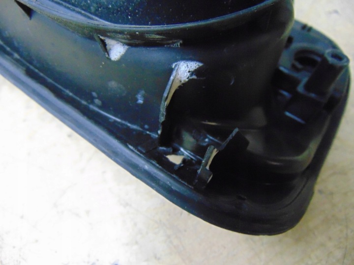MÉCANISME GOULOTTE DE REMPLISSAGE CARBURANTS AUDI A5 8W8809906A