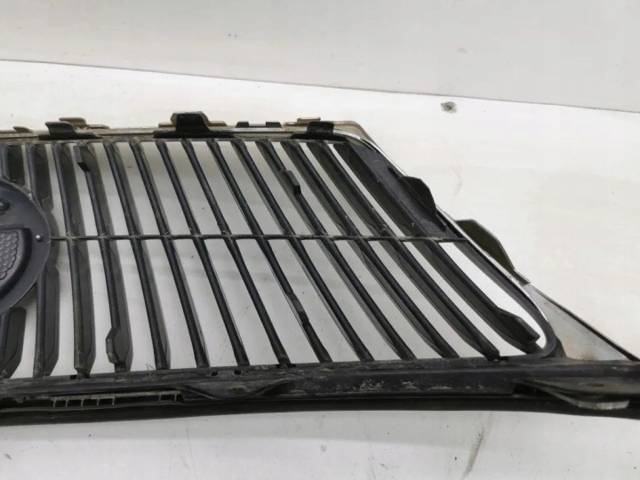 LEXUS IS 220 GRILLE CALANDRE PARE-CHOCS AVANT 5310153050