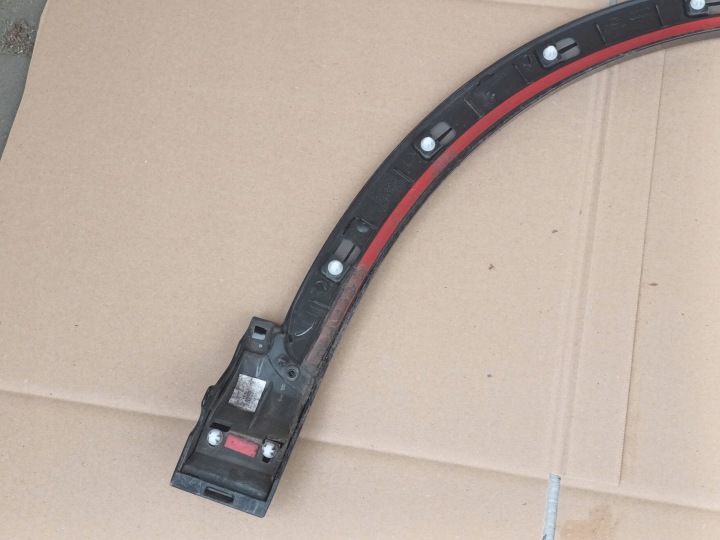 MOULURE AVANT GAUCHE AUDI Q3 I 8U0 AVANT GAUCHE