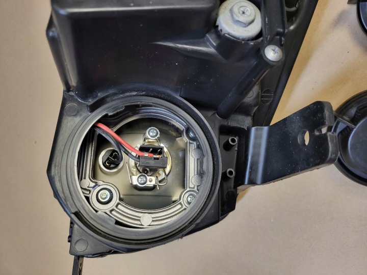 PHARE PROJECTEUR GAUCHE AVANT CHEVROLET CAPTIVA I OE EUROPE