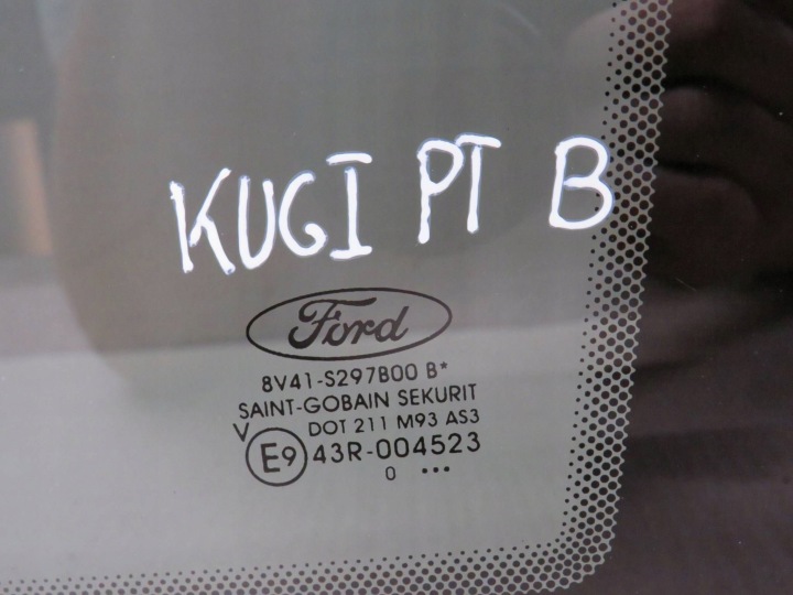 FORD KUGA MK1 VITRE CARROSSERIE ARRIÈRE ARRIÈRE '10 DROITE