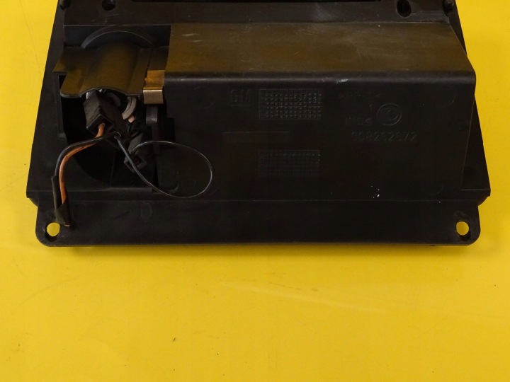 CENDRIER OPEL CORSA B 90387711 008262672 NR39