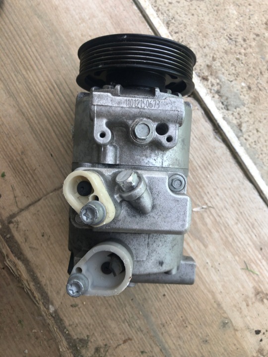 COMPRESSEUR DE CLIMATISATION VW AUDI 4F0260805G,J,M SUBSTITUT MAHLE ACP1000S