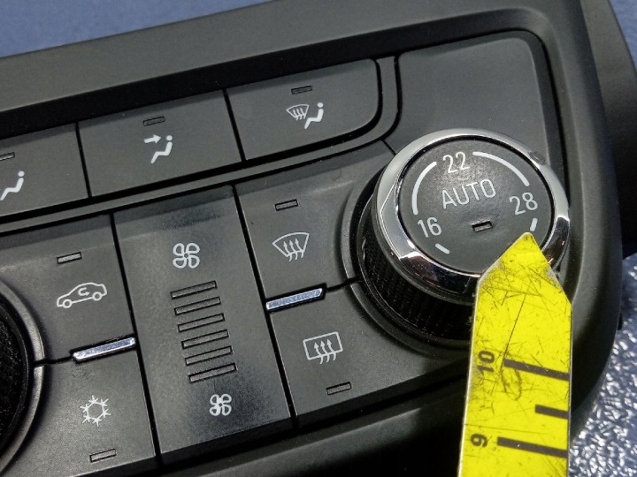OPEL ZAFIRA C PANNEAU COMMUTATEUR CLIMATISATION CONDUIT D'AIR 13474055